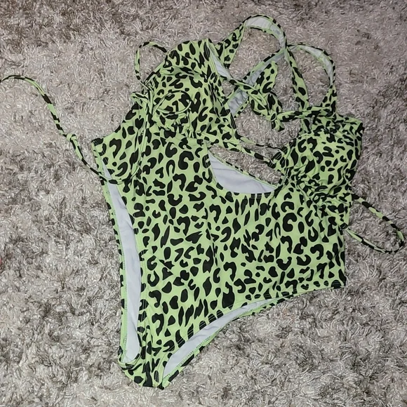 Shein Plus Size Swim Wear - Picture 2 of 3